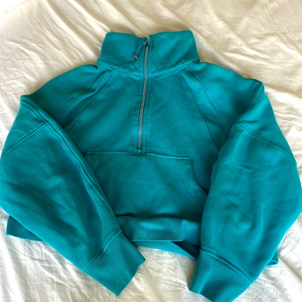 Lululemon size M/L scuba no hood half zip